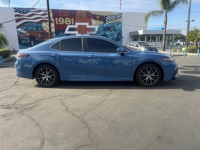 2024 toyota camry se