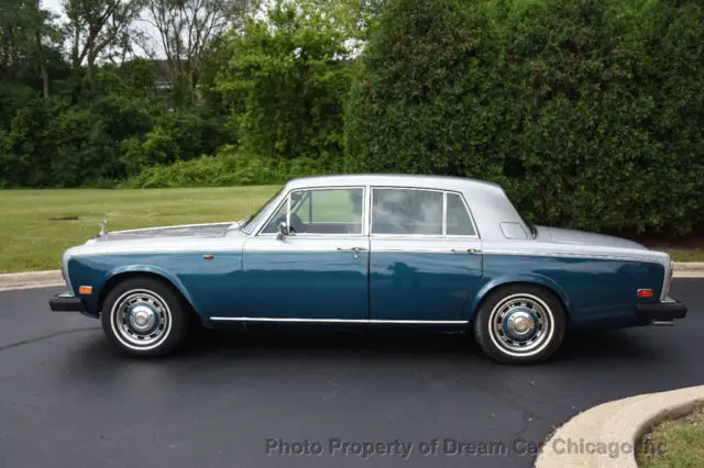 stunning color combo !!! low miles !!! excellent condition !!! low miles sedan u