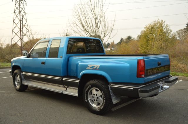 1992 chevy silverado k1500 4x4 step side 5-speed 5.7 v8 only 52,967 miles!!!