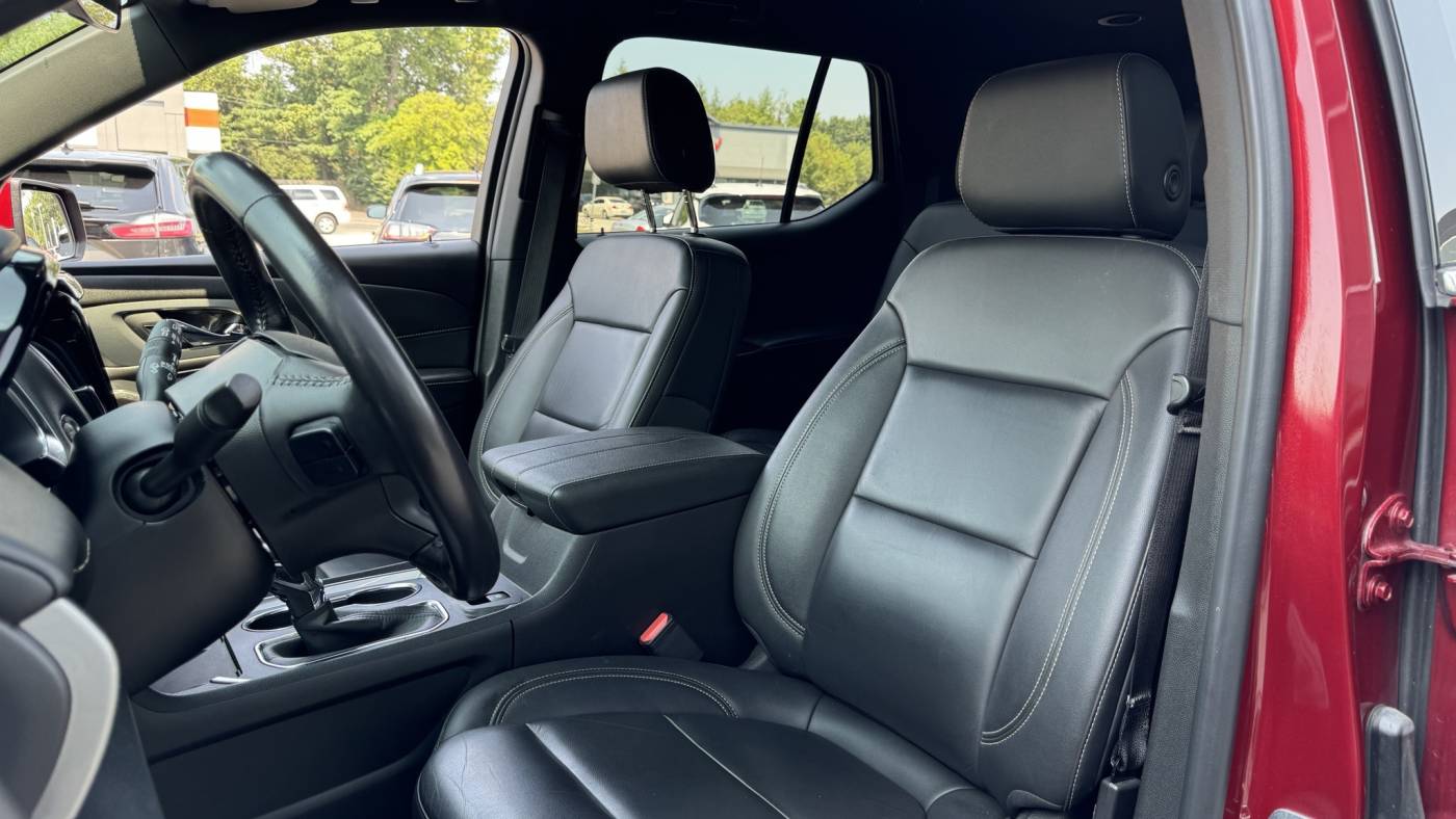 2022 chevrolet traverse lt leather