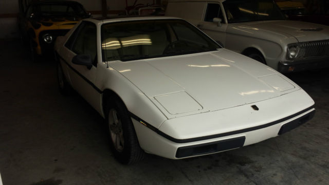 1986 pontiac fiero se coupe 2-door 2.5l(runs great)low miles
