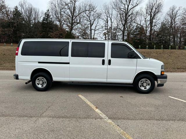 2019 chevrolet express 3500 lt