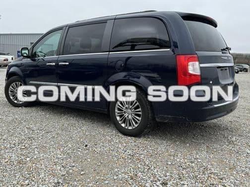 2016 chrysler town & country touring-l in fairborn, ohio
