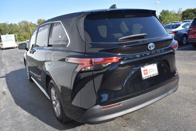 2022 toyota sienna le