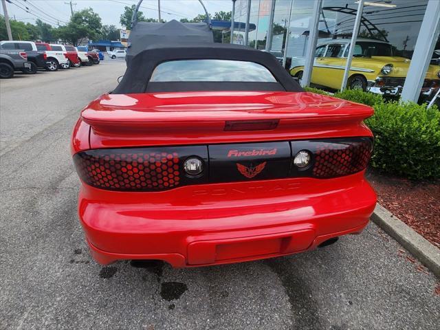 2002 pontiac firebird base 2dr convertible