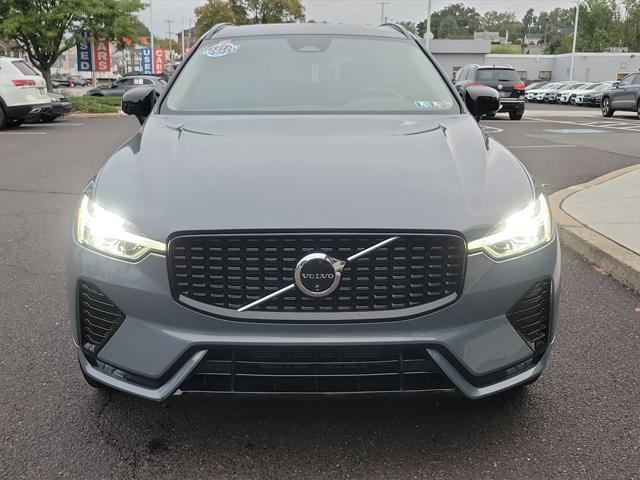 2024 volvo xc60 b5 plus dark theme