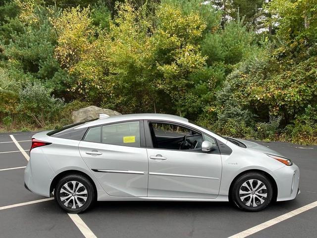 2022 toyota prius xle