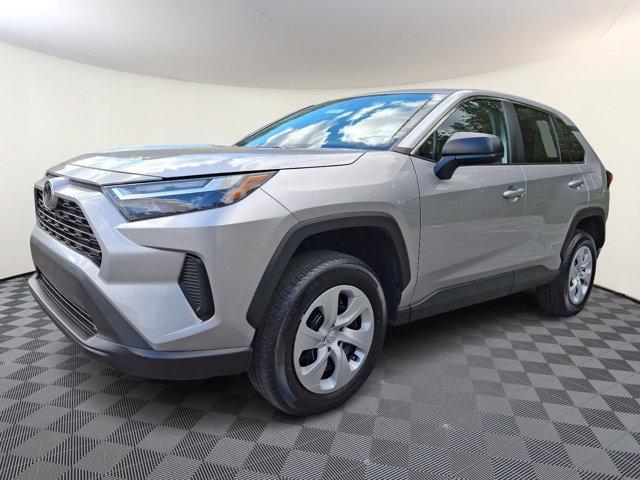 2023 toyota rav4 le