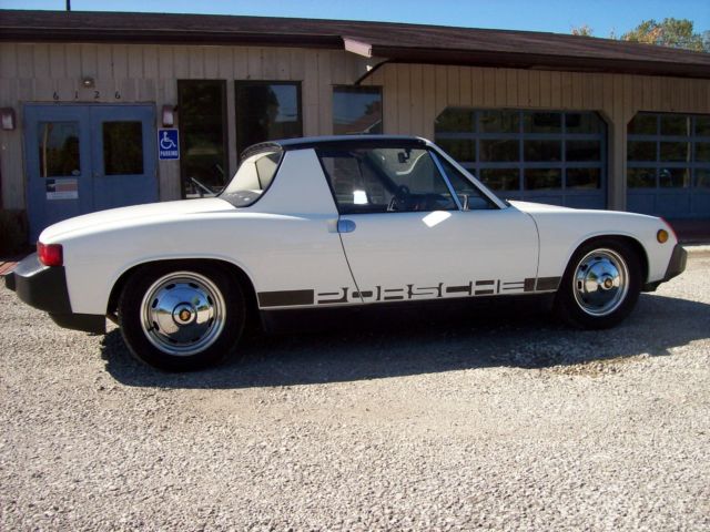 1975 porsche 914 2.o litre. very nice shape