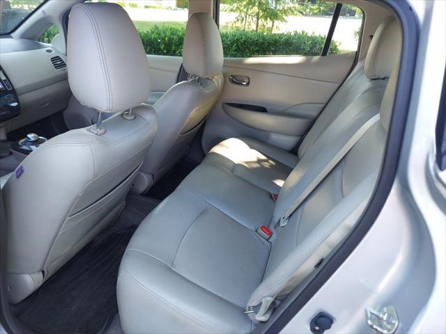 2011 nissan leaf sl