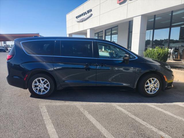 2023 chrysler pacifica touring l