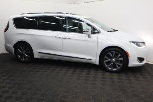 2017 chrysler pacifica limited in chantilly, virginia