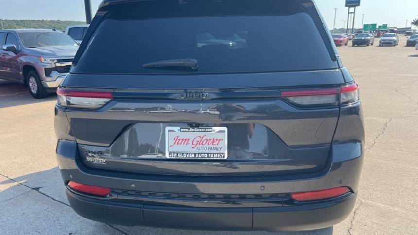 2023 jeep grand cherokee altitude