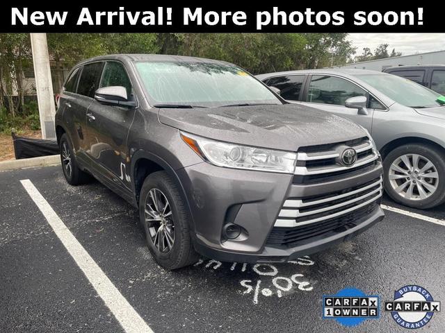 2018 toyota highlander le