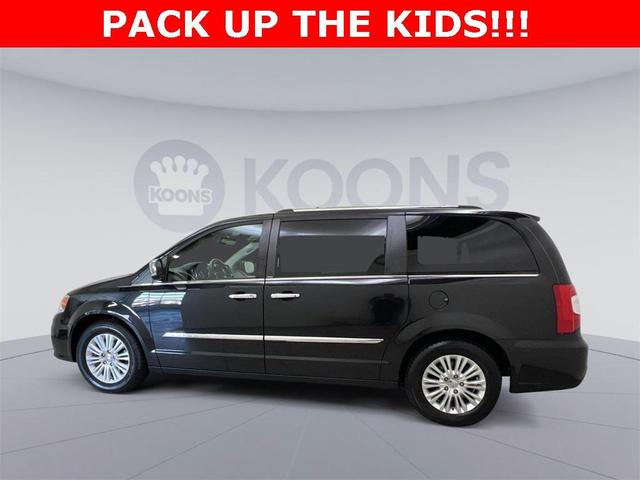 2013 chrysler town & country limited