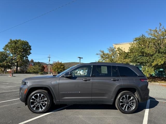 2022 jeep grand cherokee 4xe base