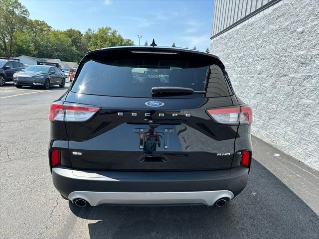 2022 ford escape se