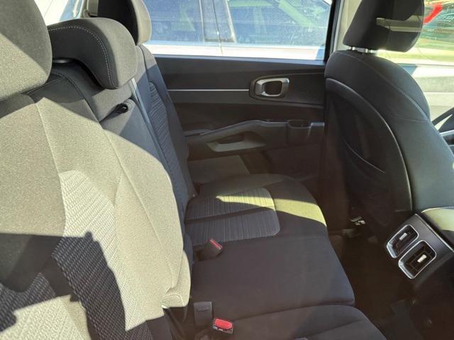2023 kia sorento lx