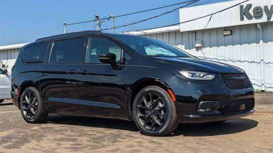 new 2024 chrysler pacifica touring l fwd