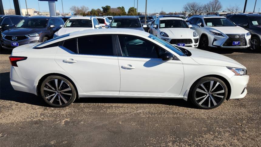 2021 nissan altima sr