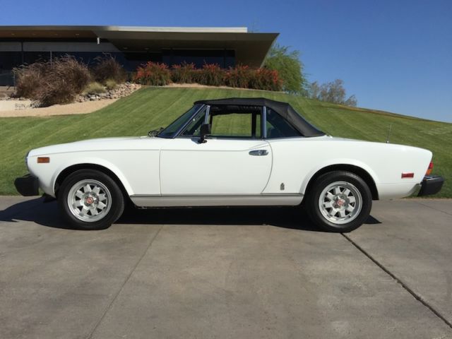 1982 fiat 124 spider convertible 2-door 2.0l