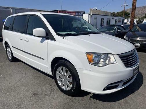 2016 chrysler town & country