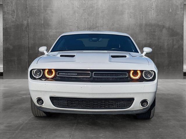 2022 dodge challenger sxt