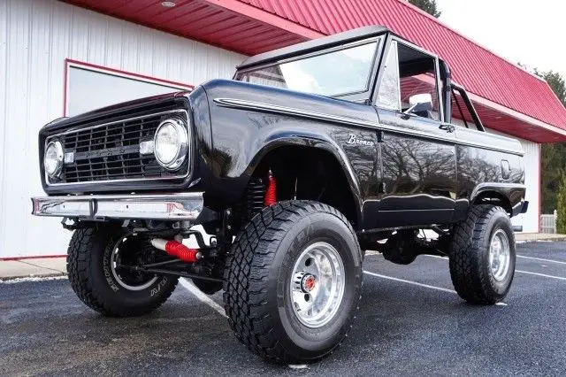 ford bronco black with 819 miles, for sale!