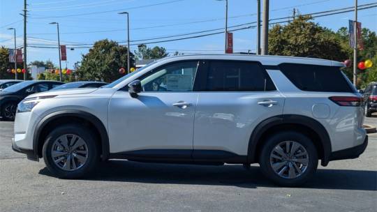 2024 Nissan Pathfinder s