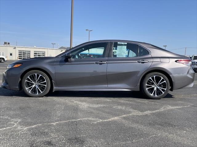 2019 toyota camry se