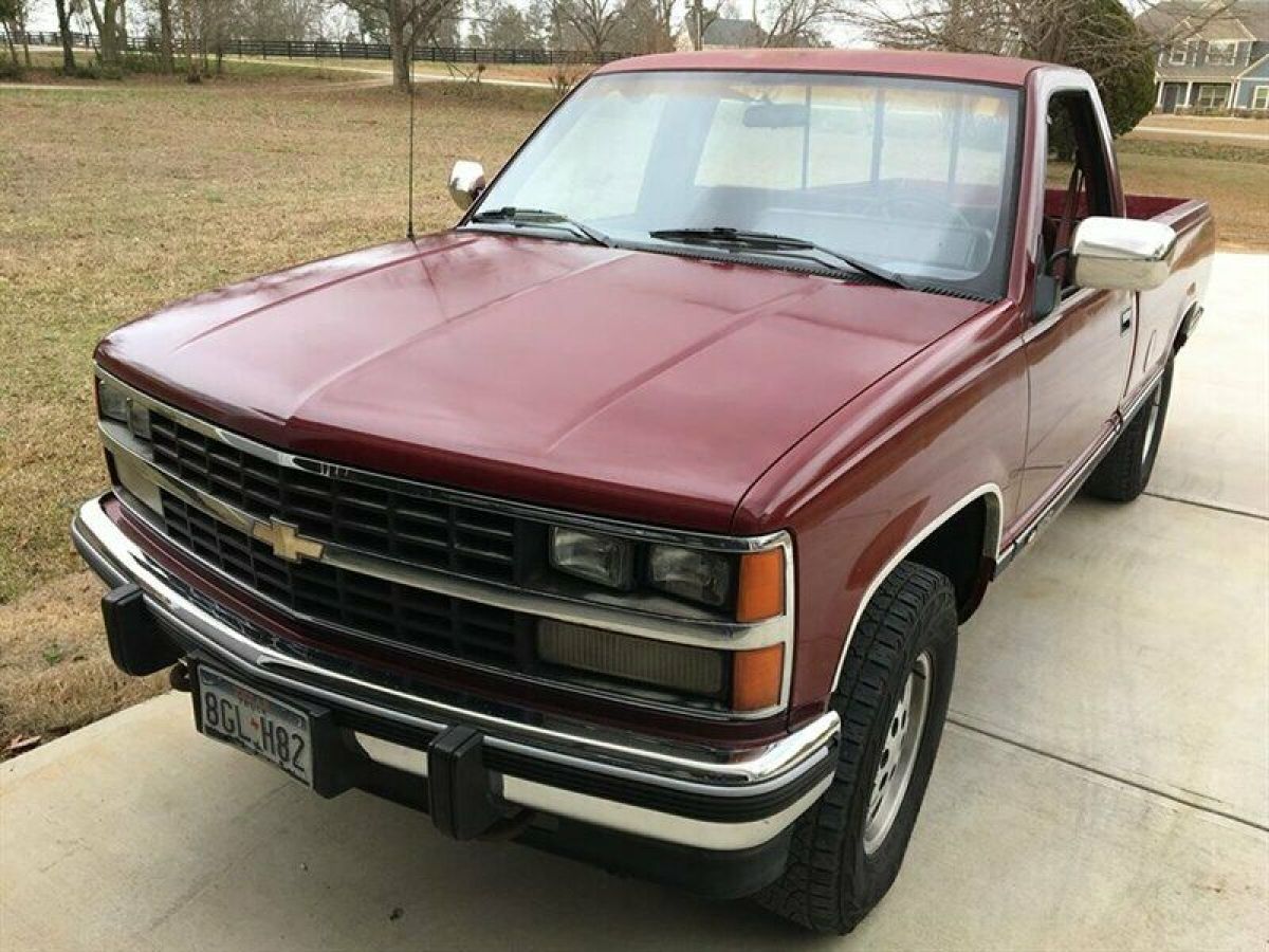 1989 chevrolet c/k pickup 1500, burgundy with 111000 miles available now!