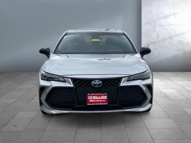 2021 toyota avalon hybrid xse