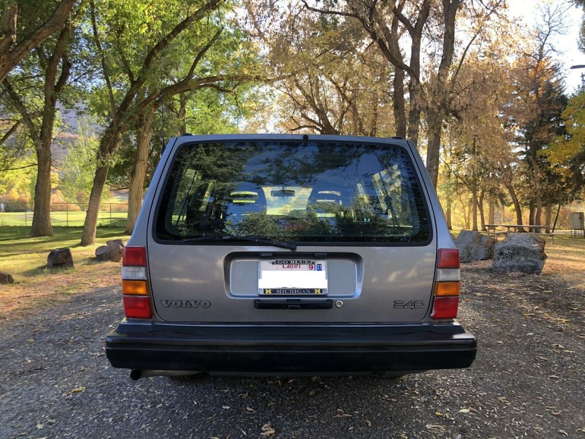 1993 volvo 240 wagon grey rwd automatic