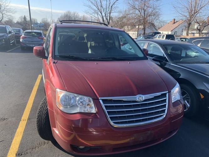used 2010 chrysler town & country touring plus cleveland, oh 44119 for sale in cleveland, ohio