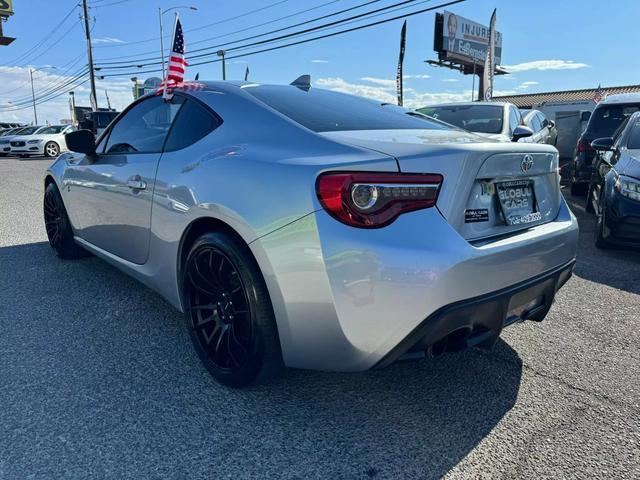 2017 toyota 86 se