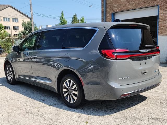 2023 chrysler pacifica hybrid limited