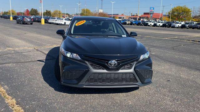 2022 toyota camry se
