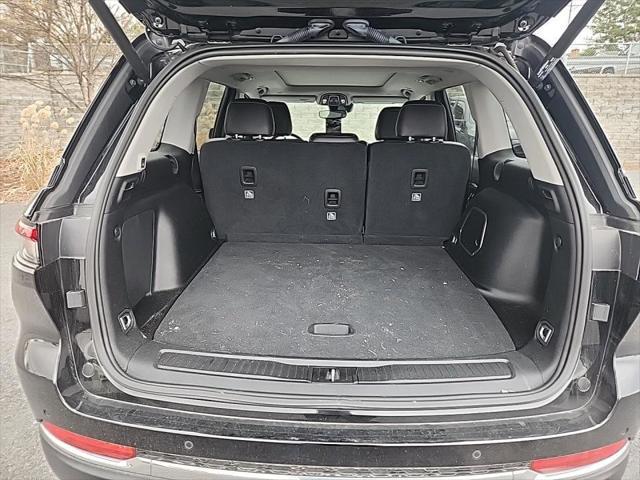 2022 jeep grand cherokee 4xe base