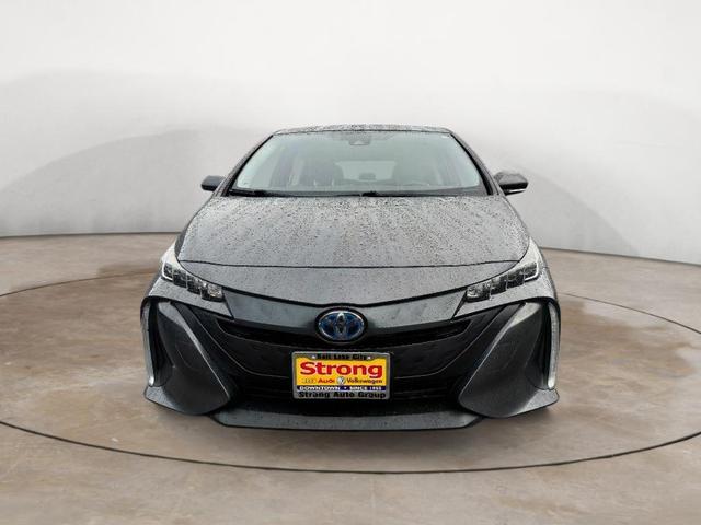 2021 toyota prius prime le