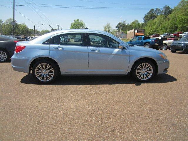 used 2012 chrysler 200 limited sedan batesville, ms 38606 for sale in batesville, mississippi