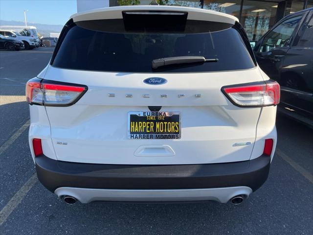 2020 ford escape se