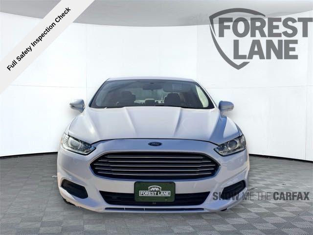2016 ford fusion se