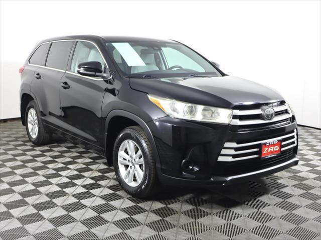 2017 toyota highlander le