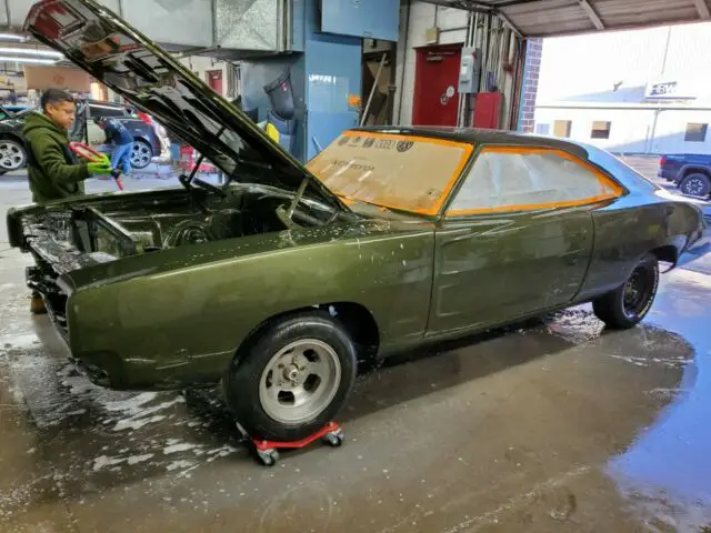 1969 dodge charger project - body/paint done - 440 engine/727 torqueflite trans