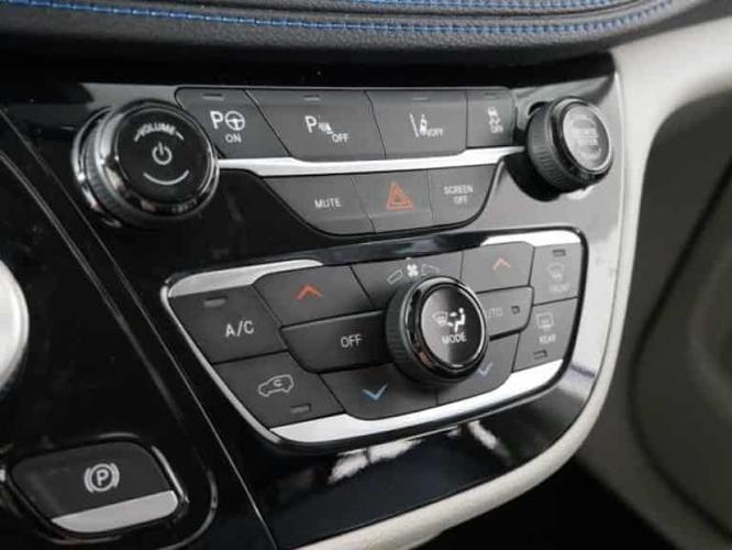 2021 chrysler pacifica hybrid hybrid touring l in minneapolis, minnesota