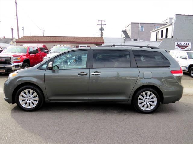 2014 toyota sienna limited