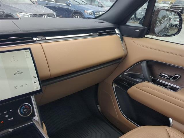 2023 land rover range rover p400 se