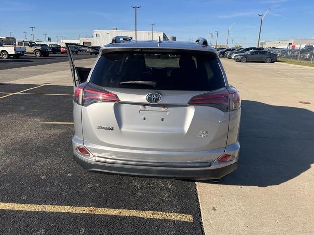 2018 toyota rav4 le