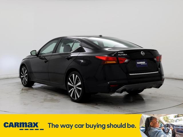 2022 nissan altima sr