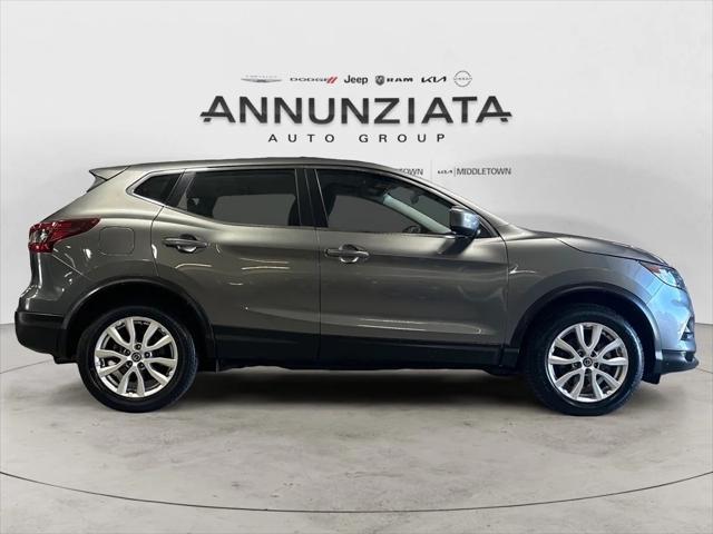 2022 nissan rogue sport s